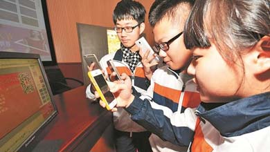 中国青少年上网行为报告：手机上网占87.6%