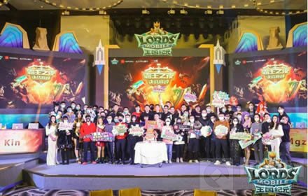 战争策略手游王国纪元新年动作不断，除夕夜红包雨回馈战争狂人