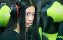 CJ开幕首日巨人网络电竞选手竟比Show Girls更惹眼