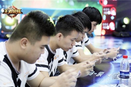 王者荣耀城市赛杭州站战报 现场引爆人气狂潮