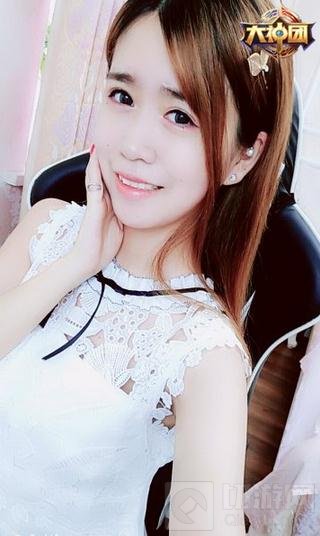 王者荣耀美女主播驾到 长腿美女CC幕后生活