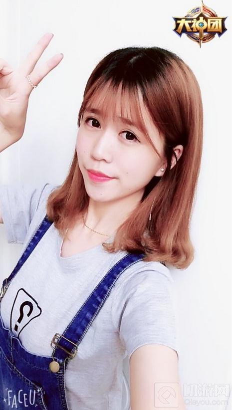 王者荣耀美女主播驾到 长腿美女CC幕后生活