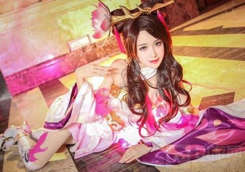 王者荣耀貂蝉胸猛COS 绝色貂蝉性感魅惑席来