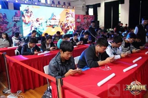 王者荣耀城市赛济南站战报 美女福利源源不断