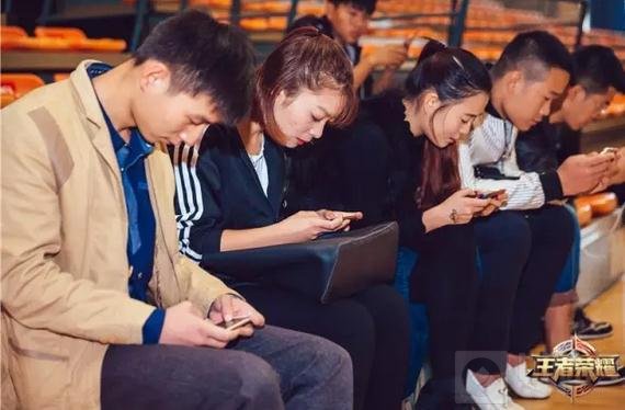 王者荣耀城市赛济南站战报 美女福利源源不断