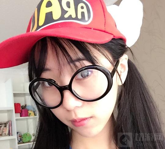 CF手游女神阿狸驾到 长腿标准A4腰诱惑十足