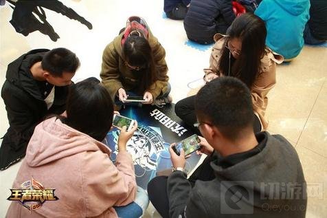 王者荣耀城市赛沈阳酣战 赛场惊现15米大鲲