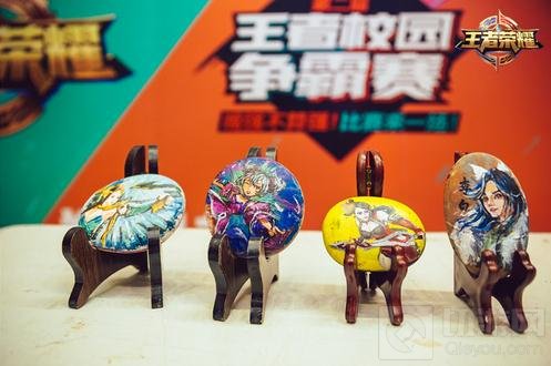 王者荣耀校园赛郑州站美女COS点燃对战激情