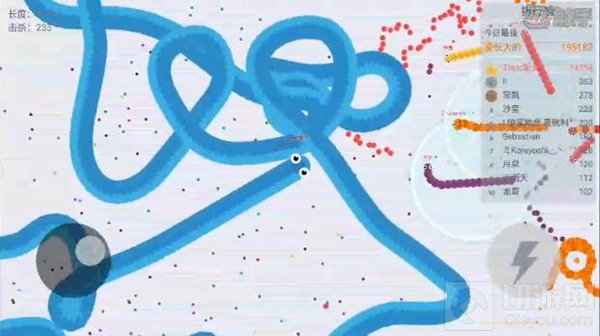 贪吃蛇大作战前期怎么低调求生 前期发育心得