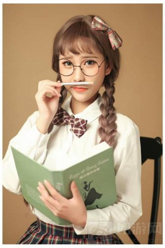 球球大作战美女主播写真照 有球玩更有球看