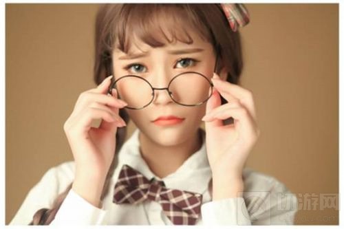 球球大作战美女主播写真照 有球玩更有球看