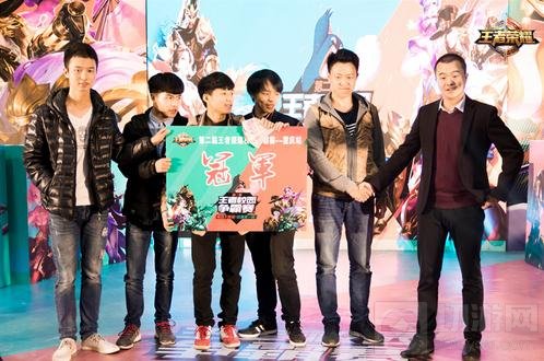 王者荣耀校园争霸赛入侵重庆 辣眼睛比赛开启