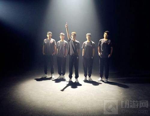 球球大作战619战队晋级全球赛首播 气宇轩昂