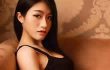 CF手游美眉零距离 资深老司机女神雪儿带你飞