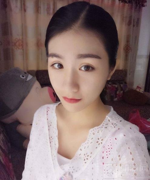 CF手游美眉零距离 资深老司机女神雪儿带你飞