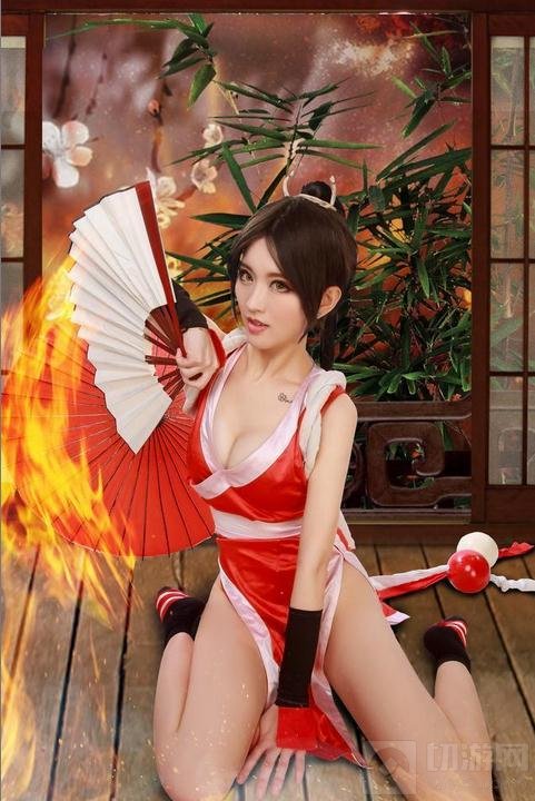 王者荣耀不知火舞喷血COS 最强肉感不知火舞