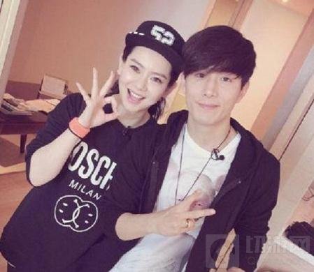 王者荣耀KPL决赛戚薇夫妇助阵 解说阵容强大