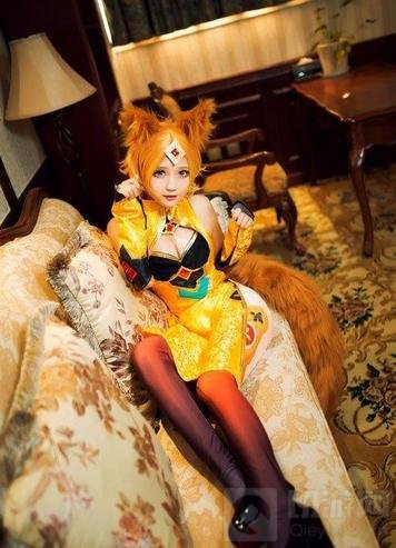 王者荣耀美女玩家COS妲己 狐女有心恋无可触