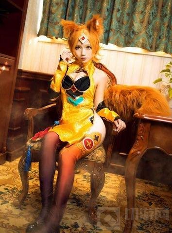 王者荣耀美女玩家COS妲己 狐女有心恋无可触