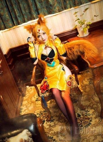 王者荣耀美女玩家COS妲己 狐女有心恋无可触