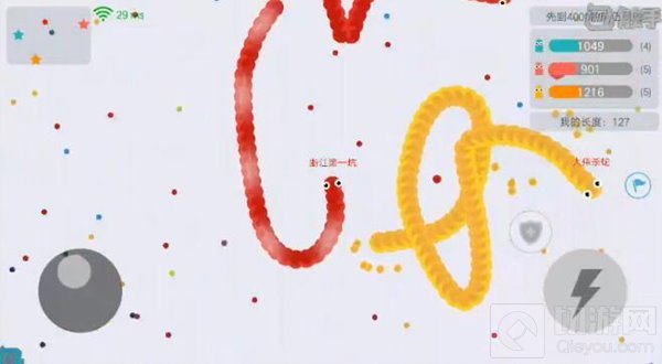 贪吃蛇大作战被很多蛇围住该怎么反击 反杀攻略