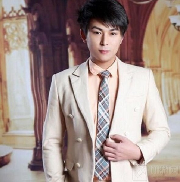 王者荣耀露娜残血一敌五 曹操无解操作豪取五杀