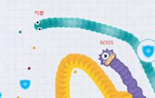 贪吃蛇大作战千钧一发之际 boss居然撞到了对手