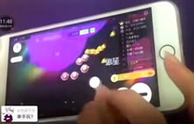 球球大作战女神示范单手玩个人 交叉吐都是小儿科