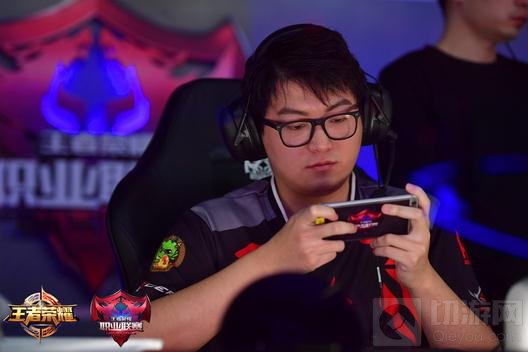王者荣耀KPL名将之风 揭秘老帅第一中单绝招