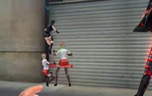 CF手游老巷实体出图游走BUG 超大隐秘空间