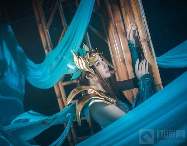 王者荣耀虞姬绝美COS分享 长腿虞姬英姿飒爽