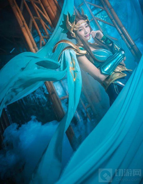 王者荣耀虞姬绝美COS分享 长腿虞姬英姿飒爽