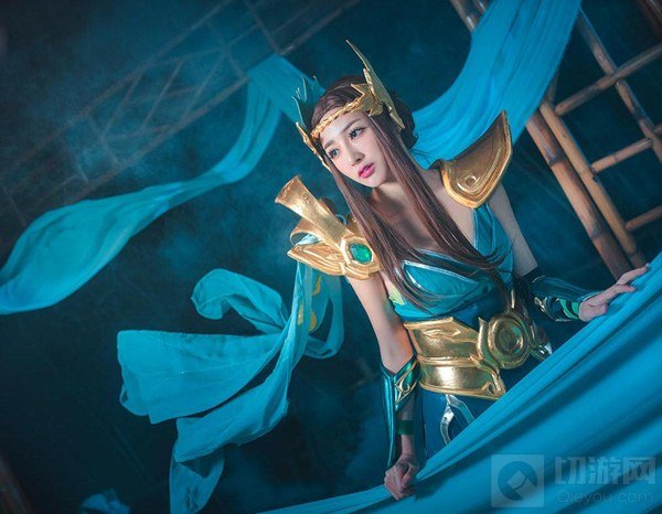 王者荣耀虞姬绝美COS分享 长腿虞姬英姿飒爽