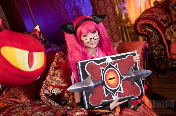 王者荣耀安琪拉cosplay 粉红小萝莉安琪拉
