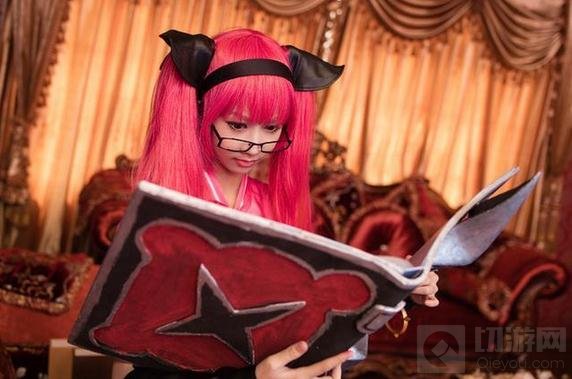 王者荣耀安琪拉cosplay 粉红小萝莉安琪拉