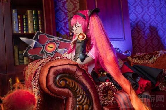 王者荣耀安琪拉cosplay 粉红小萝莉安琪拉