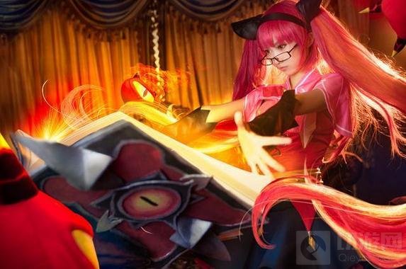 王者荣耀安琪拉cosplay 粉红小萝莉安琪拉