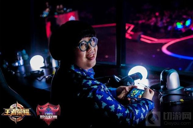 王者荣耀强势登陆奇葩说 成奇葩辩手争论焦点