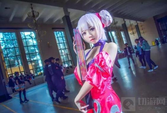 王者荣耀小乔绝美COS秀 萌妹小乔楚楚动人