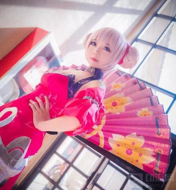 王者荣耀小乔绝美COS秀 萌妹小乔楚楚动人