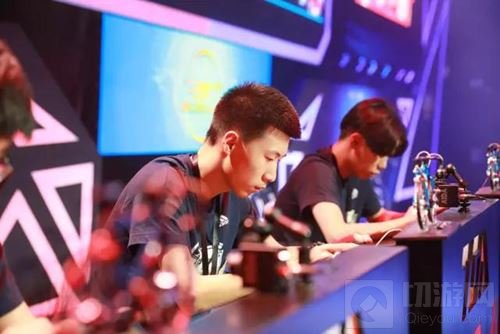 龙之谷手游首届神圣联赛已落幕 神级小分队夺冠