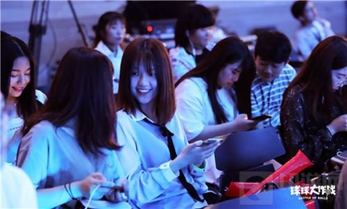 男孩纸快看过来 球球大作战漂亮小姐姐信息曝光