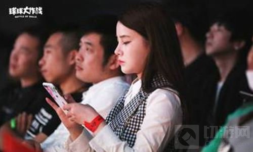 男孩纸快看过来 球球大作战漂亮小姐姐信息曝光