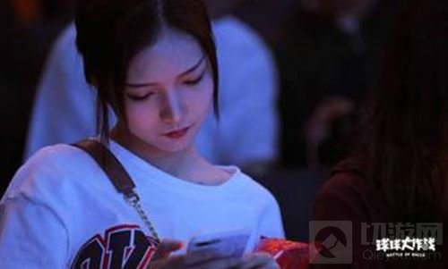 男孩纸快看过来 球球大作战漂亮小姐姐信息曝光