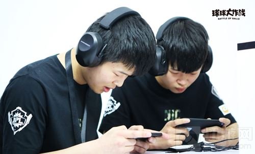 想和你萌萌互动 球球大作战BPL小姐姐邀你来现场