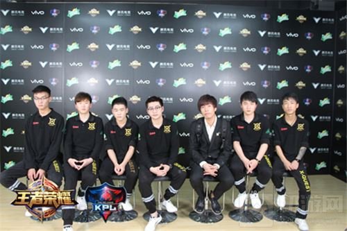 王者荣耀XQ赛后群访:新教练套路深、非常猛