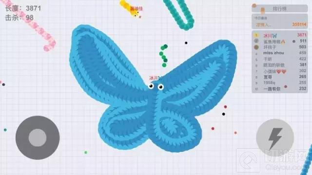 贪吃蛇大作战玩家蛇形写字秀 不为段位只为娱乐