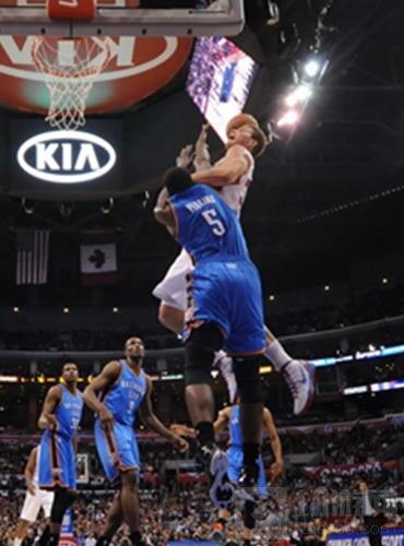 街头篮球手游喜迎半周年 1.6版带给你全新体验