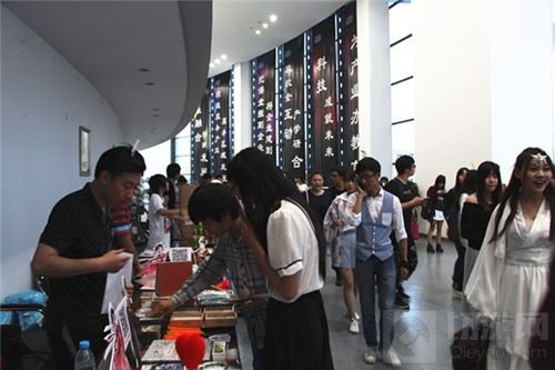 《熹妃Q传》亮相各高校漫展 ACG联动强势吸粉