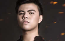 小孩曾卓君当之无愧 首位中国区-拳皇玩家导师